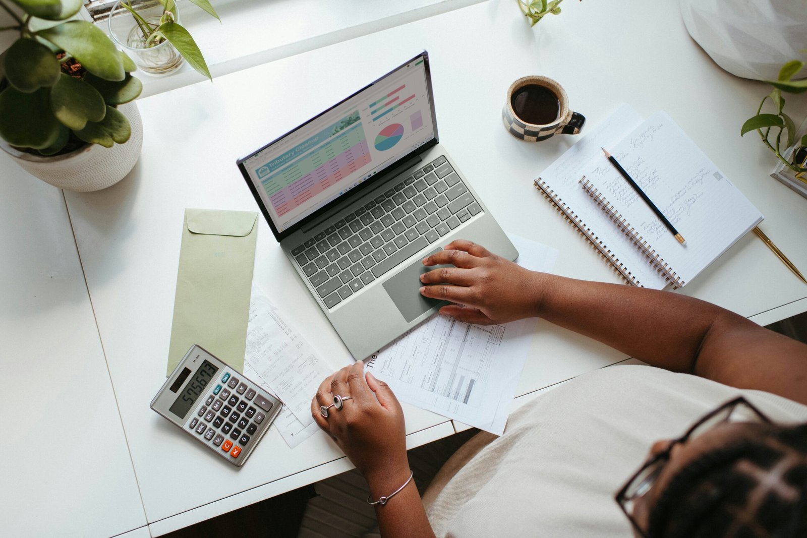Illustration representing website cost planning and budgeting for a business